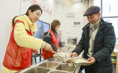 九江市老年助餐服务创新模式 已建成城市社区老年食堂197个